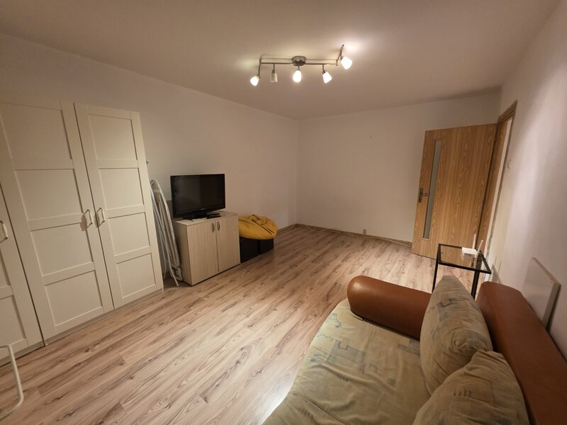 Titan, 15 minute metrou, pe Al. Barajul Bistritei, bloc 4 etaje